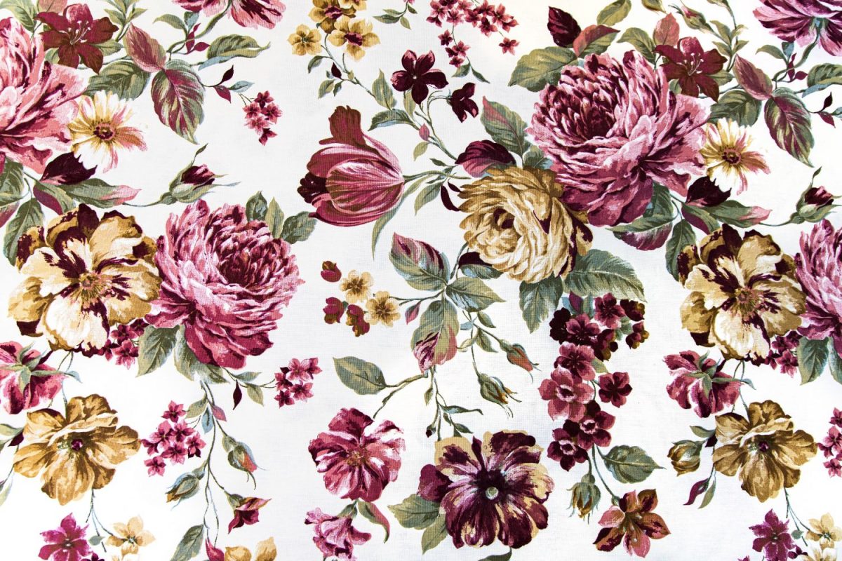 draperie clasica bej flori mari rosii Orleans